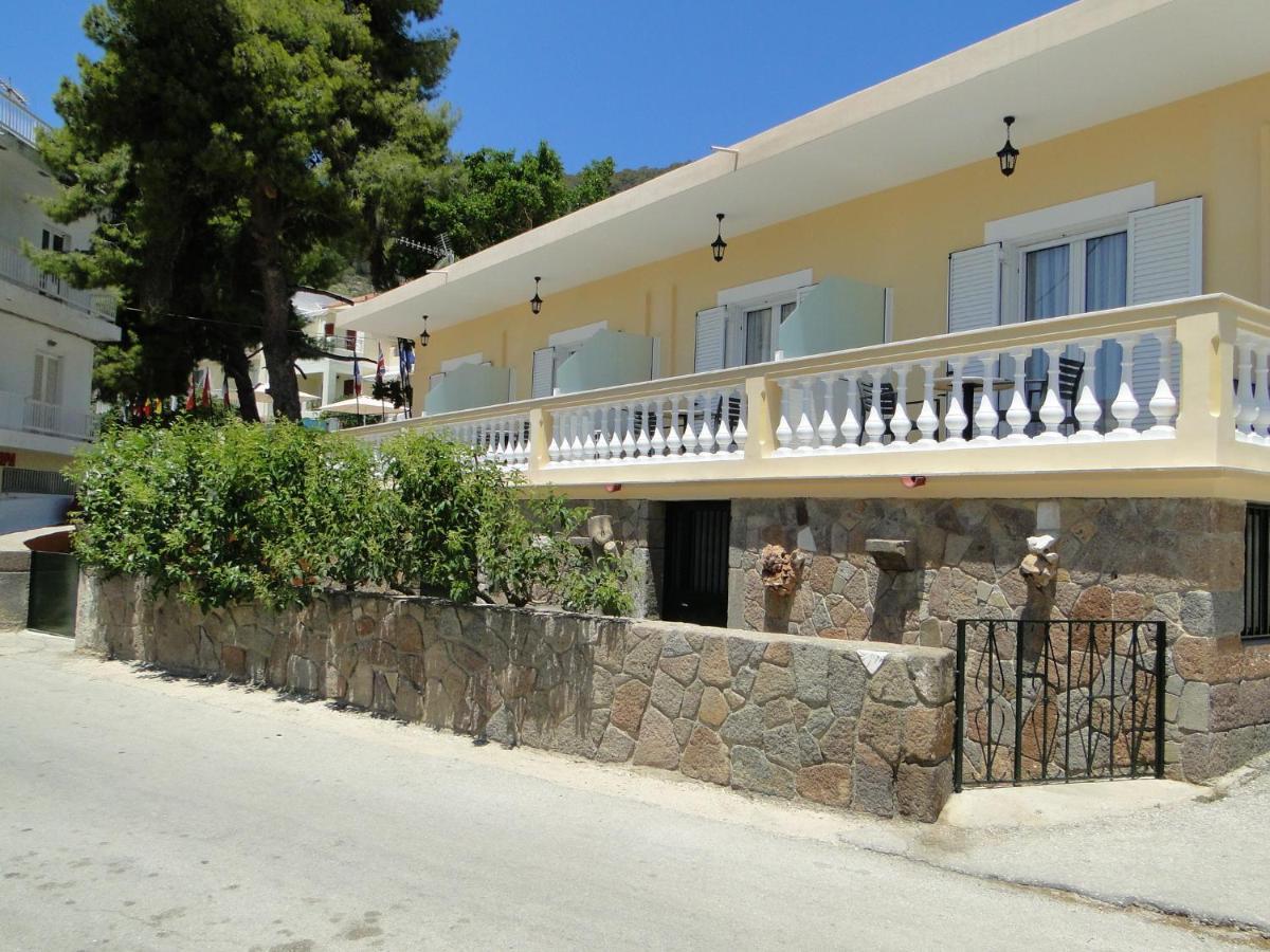 Chrysanthe'S Apartments No1 Poros Town Exterior photo